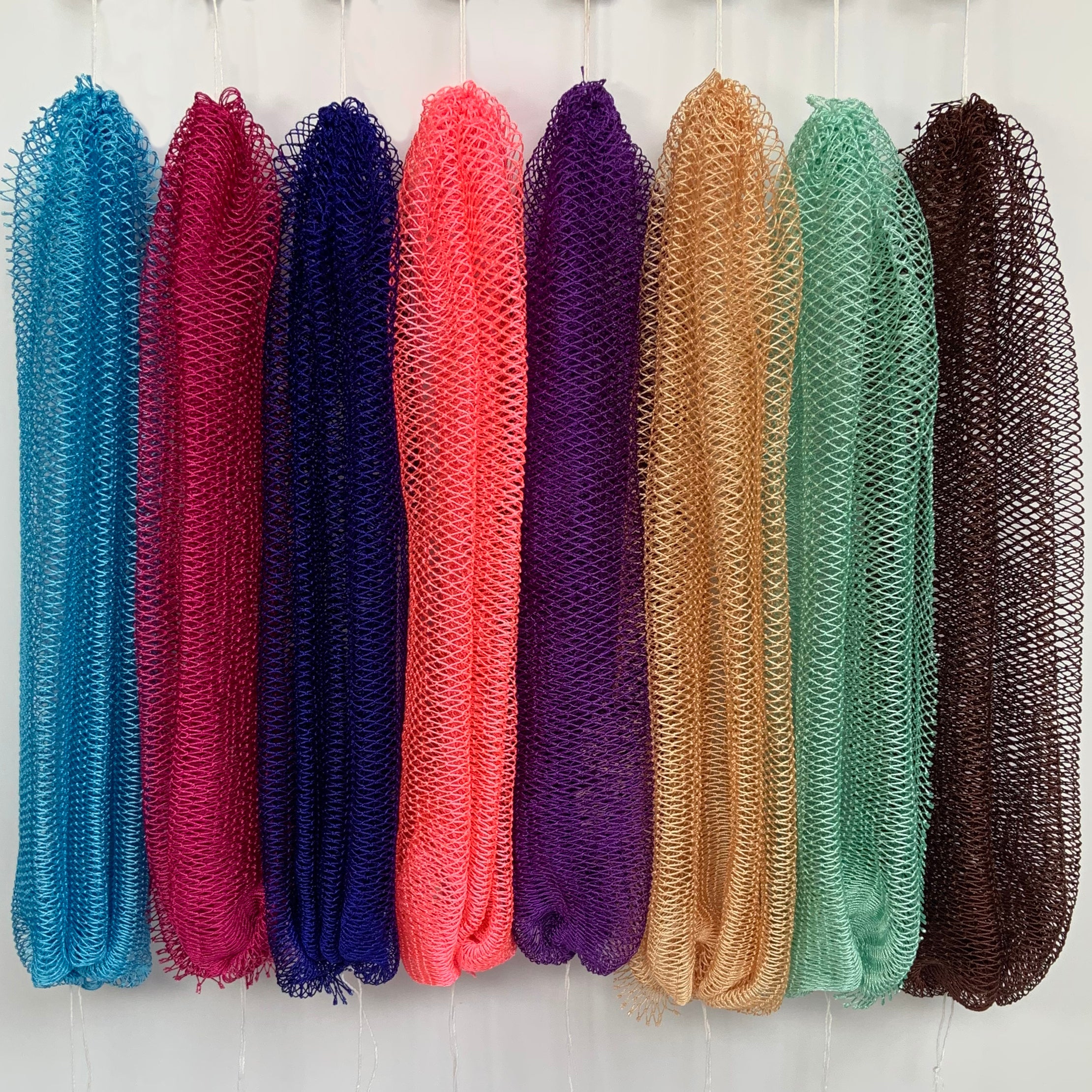 Overview of the two-pack African exfoliating net bath sponge