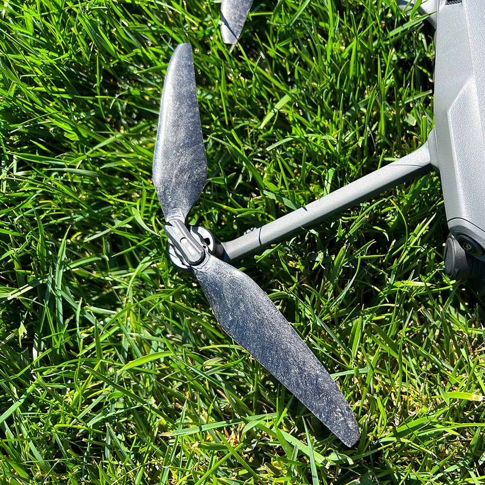 Detail shot of the carbon fiber reinforced polyamide used in Master Airscrew Mavic 3 STEALTH propellers